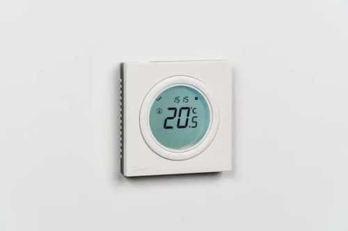 087N7931 2 Danfoss TP5001 battery powered programmable room thermostat